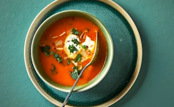 Wortelsoep met kokos en koriander