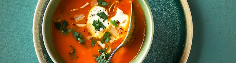 Wortelsoep met kokos en koriander