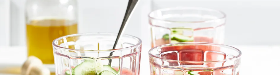 Zomerse tomatensoep met watermeloen en komkommer