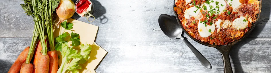 Pan-lasagne met linzenbolognese en ricotta