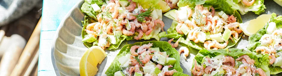 Little gem met garnalen, appel en dille