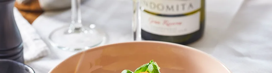 Pappardelle met gerookte zalm en romige wijnsaus