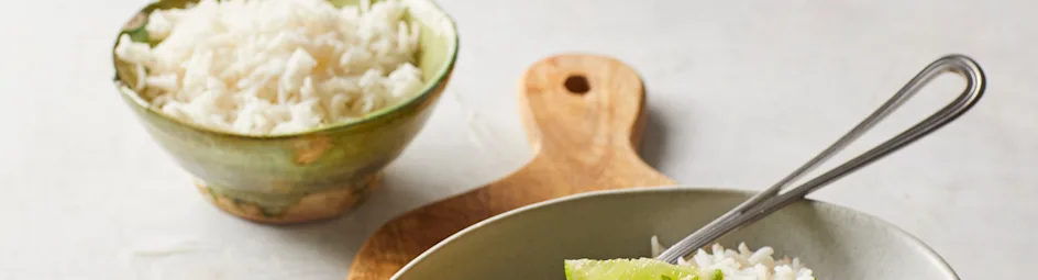 Groene curry met courgette, peultjes en kip