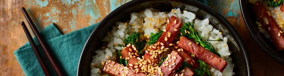 Japanse kleefrijst met zoete ham en bimi