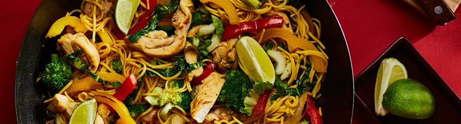 Kipwok met paksoi, paprika en broccoli