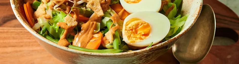 Gado gado met pindadressing