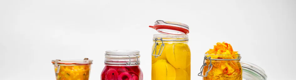 Atjar met bloemkool, wortel en taugé