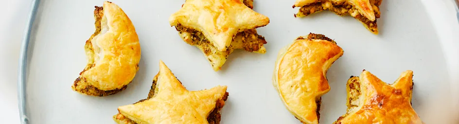 Bladerdeegsnack met pesto