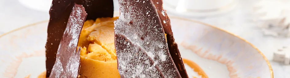 Pompoen-kokos-ijstaartjes met salted caramel