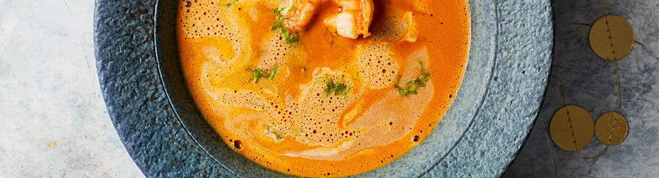 Bisque met garnalen en venkel