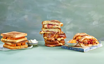 Brioche-tosti met prosciutto en brie