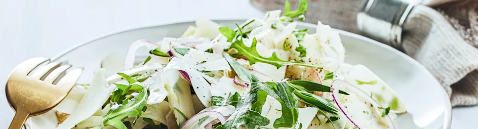 Salade van rauwe groenten met pecorino