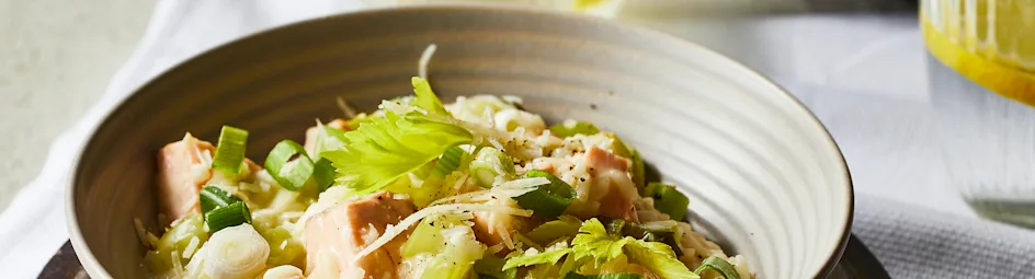 Risotto met zalm, bosui en bleekselderij
