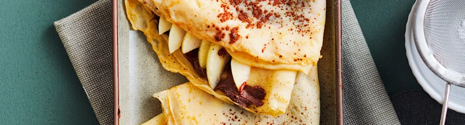 Flensjes met peer en hazelnootpasta