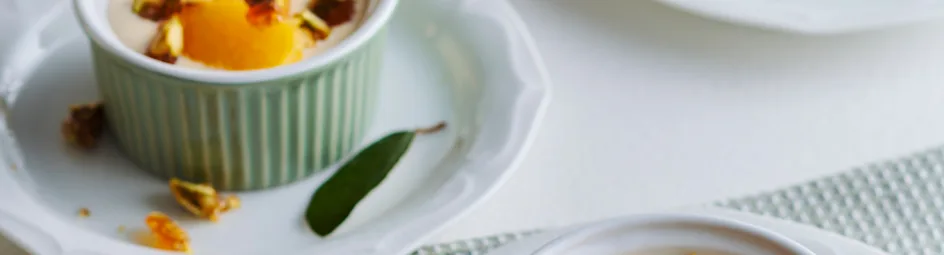 Ricottayoghurt met sinaasappel en pistachekaramel