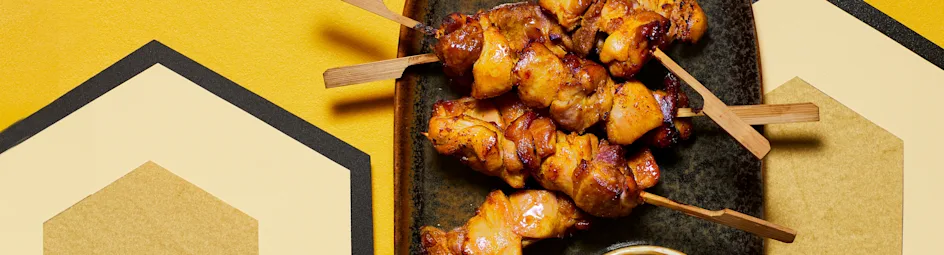 Kipsaté met honingsalsa