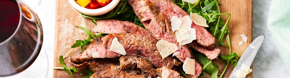 Geroosterde ribeye met tomaat-granaatappelsalsa