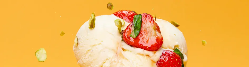 Vanille-ijs met balsamico-aardbeien