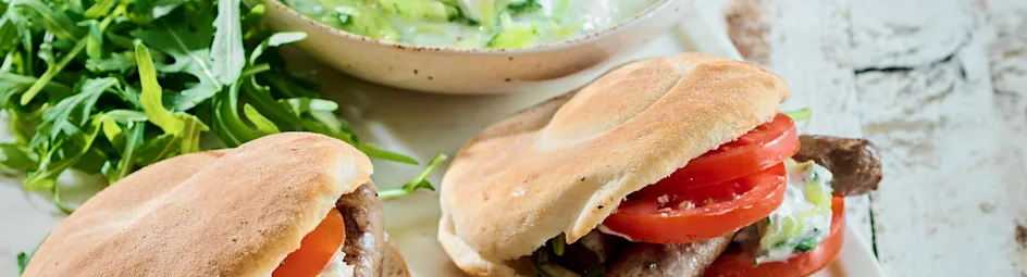 Pita met merguez en tzatziki
