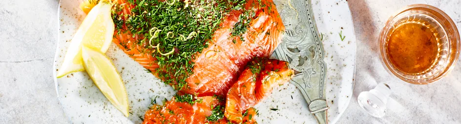 Gravad lax met mosterd-dillesaus