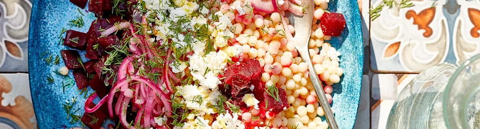 Parelcouscous-salade met bietjes en feta