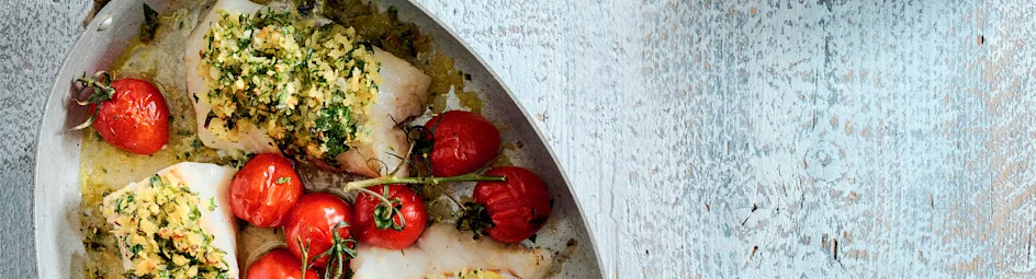 Kabeljauw met kruidenkorst en gegrilde tomaatjes