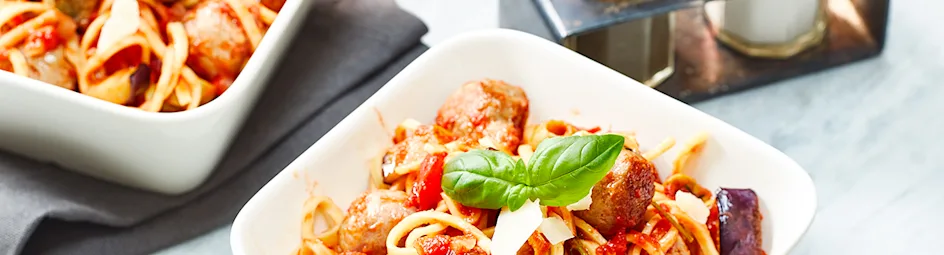 Spaghetti met balletjes en aubergine