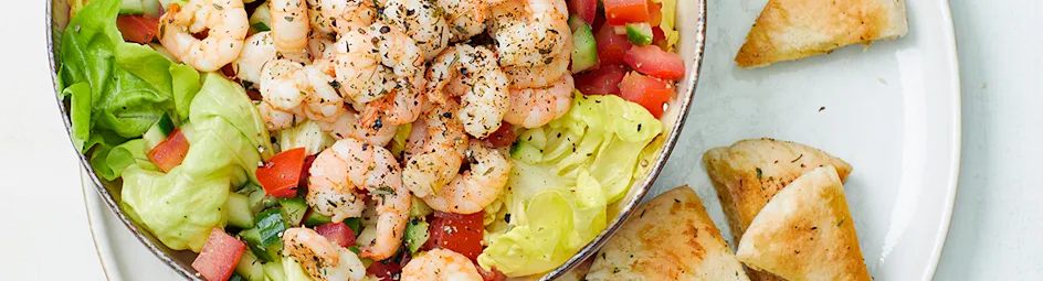 Fattoush met knoflookgarnalen