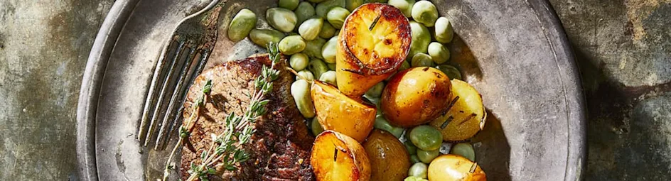 Biefstuk met rodewijnsaus en rozemarijnkrieltjes