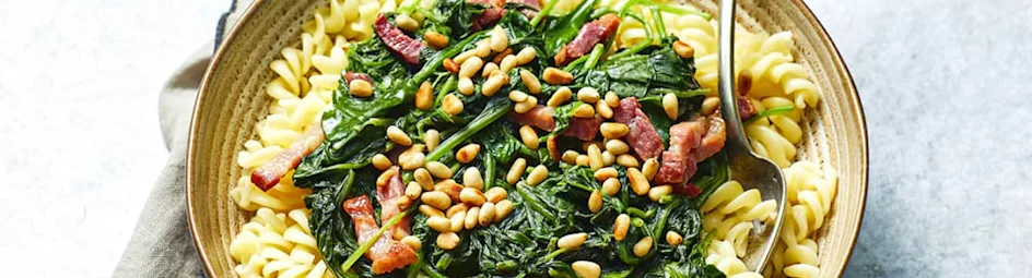 Pasta met spekjes en spinazie
