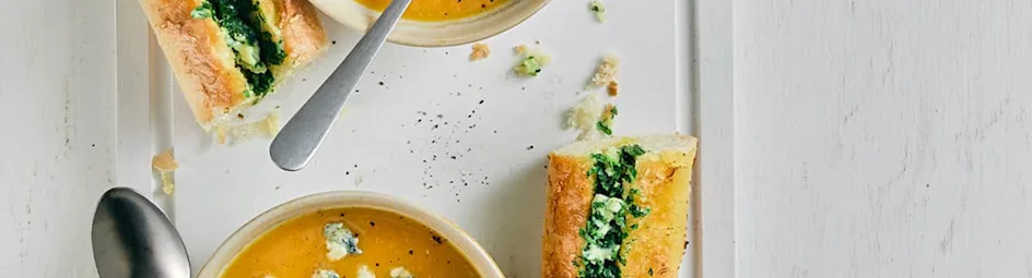 Pompoensoep met knoflookbrood