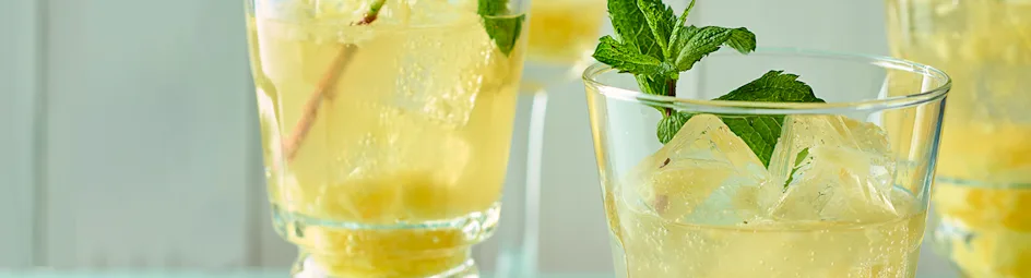 Ananas-gember fizz mocktail