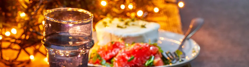 Warme geitenkaas op mueslibrood met grapefruitsalade