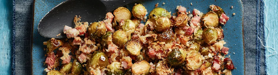 Krokante spruitjes met spekjes en parmezaan