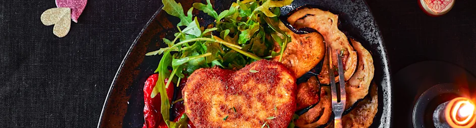 Gepaneerde camembert met geroosterde groenten