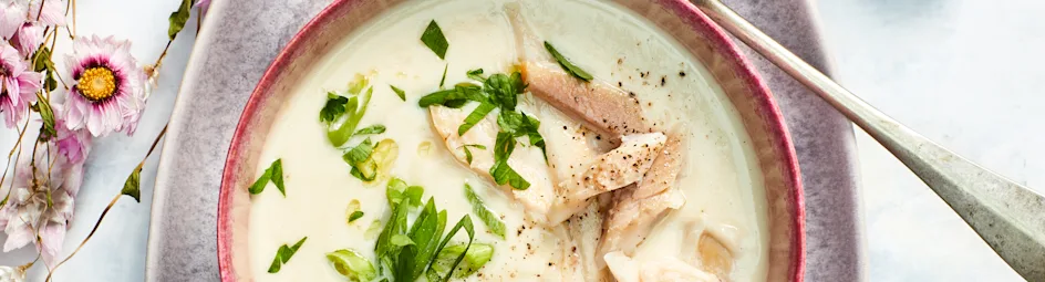 Romige knolselderijsoep met gerookte forel