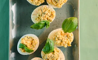 Gevuld eitje met pesto