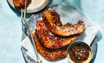 Langzaam gegaarde speklapjes