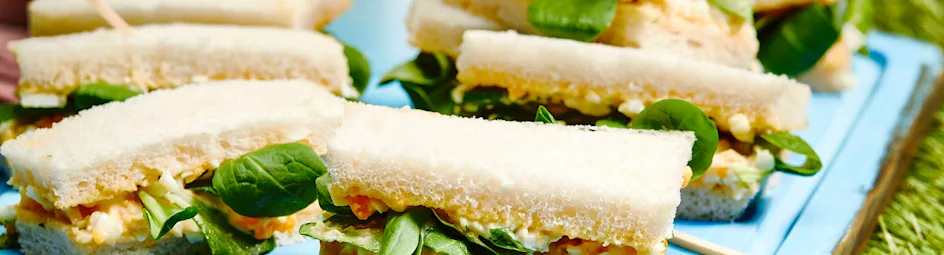 Finger sandwiches met eiersalade
