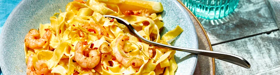 Tagliatelle met garnalen, knoflook en peperoncini