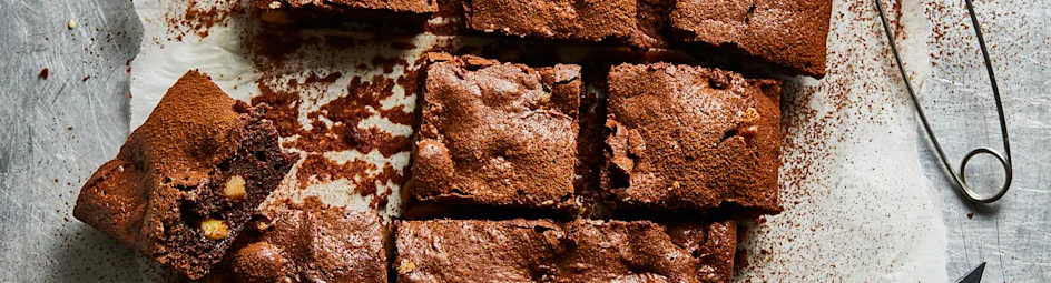 Brownies met gember en macadamia