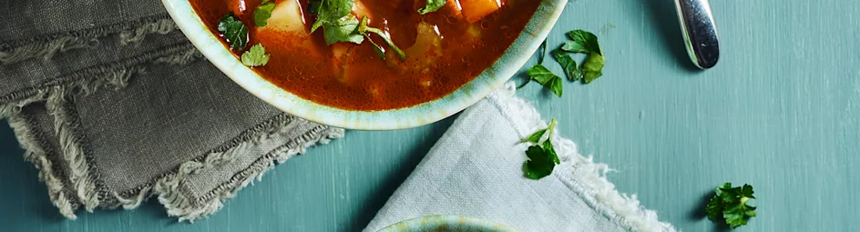 Spaanse aardappel-bonensoep met chorizo