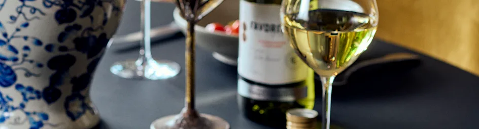 Gevulde zalmrolletjes met kruidenkrieltjes en gepofte tomaatjes