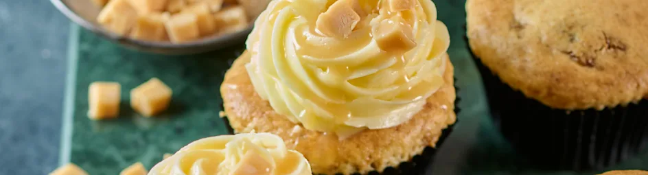 Stroopwafelmuffins met karamelsaus