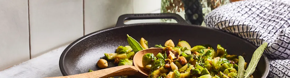 Roerbakspruitjes met noten