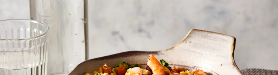 Gebakken rijst met ketjap en garnalen