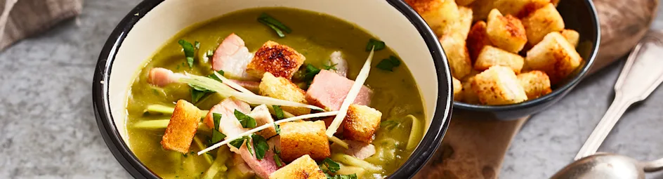 Lichte erwtensoep met prei