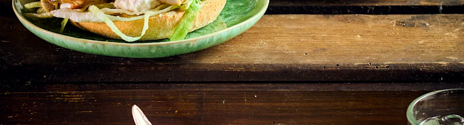 Kipburger met ricotta en maissalade