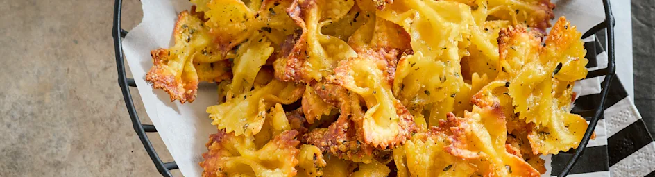 Pastachips met fetadip