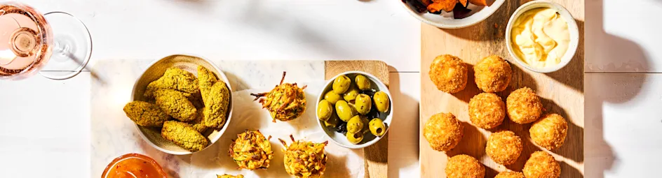 Gefrituurde rijstballetjes met notenvulling